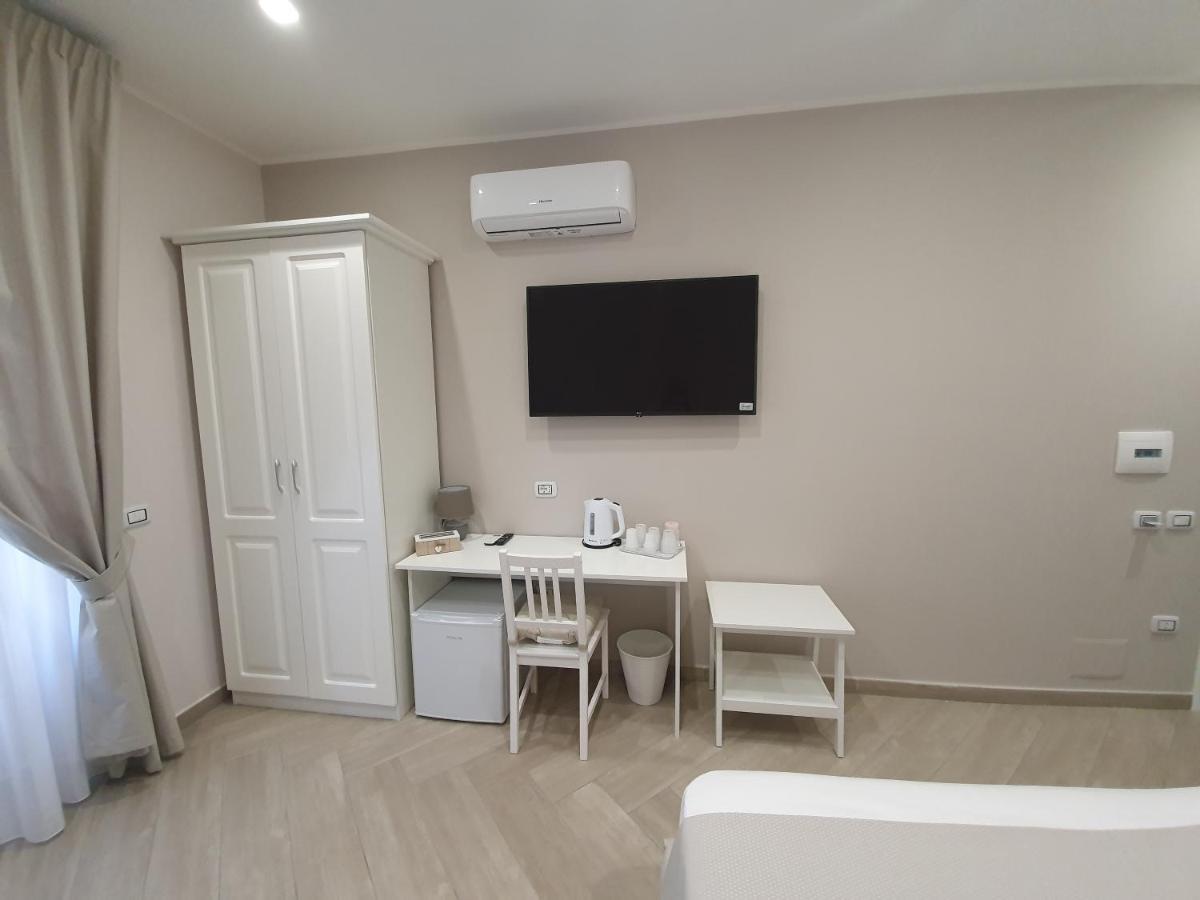 Dimora Costantino Bed & Breakfast Naples Exterior photo