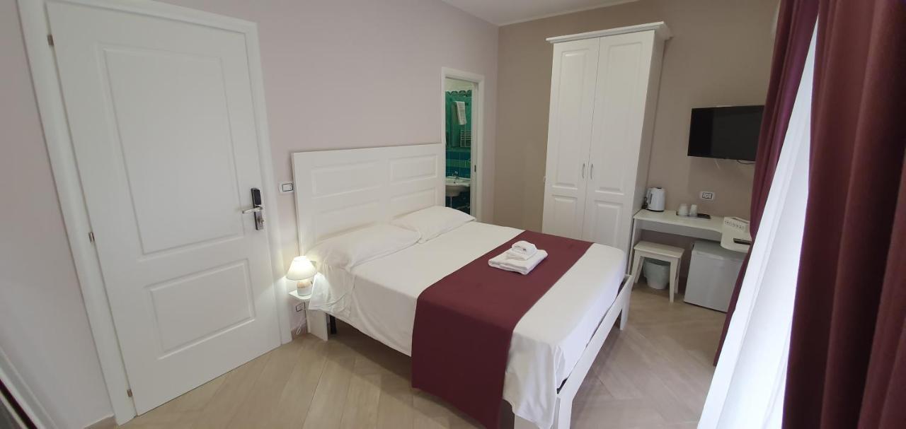 Dimora Costantino Bed & Breakfast Naples Exterior photo